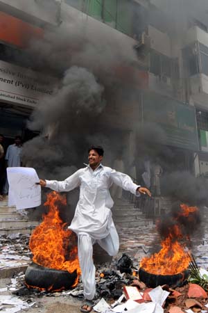 Pakistani investor jumps