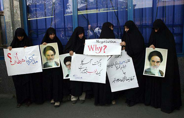 April 8 2006, Tehran, Iran: Students hold anti US slogans