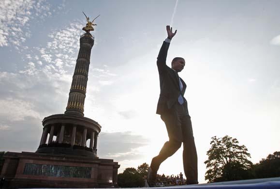 Barack Obama arrive for Berlin speech