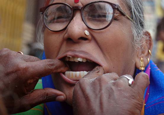 roadside dentist India