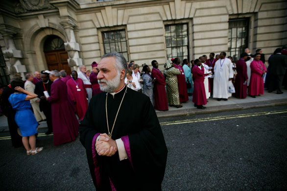 London, UK: Several hundred Bishops march for poverty
