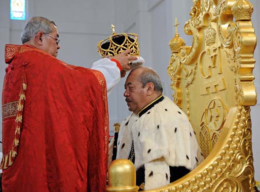 King George Tupou V is crowned