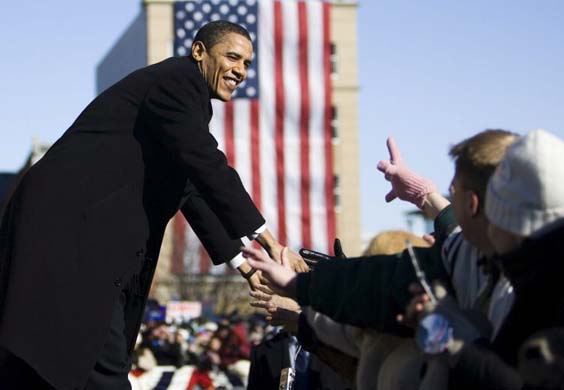 Obama announces he will run for president