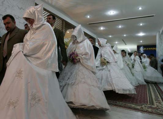 Bagdad, Iraq: Mass wedding