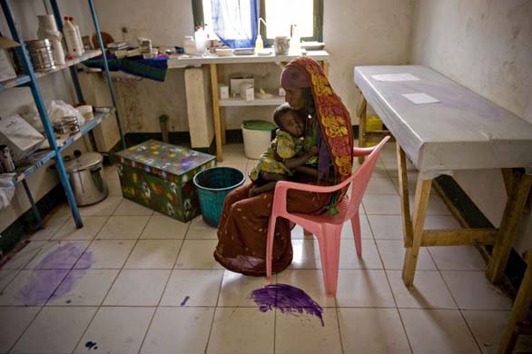 Sick mother and child in Chad