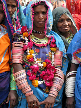 Hyderabad, Pakistan: The Pakistani Centre for People Empowerment and Equality (CPEE) demonstrates against domestic violence