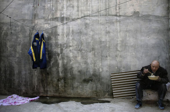 24 hours in pictures - 13/3/8