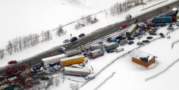 Seewalch ,Austriaepa: Between 50 and 100 vehicles were involved in a pileup on Austrian Autobahn A1