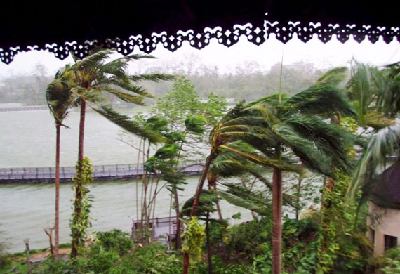 Cyclone Nargis hits Burma