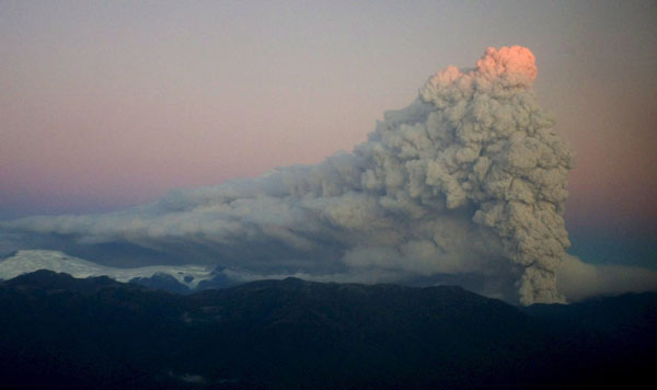 Chile: Steam and ash continues to pour from the Chaiten volcano, which began erupting on May 2 