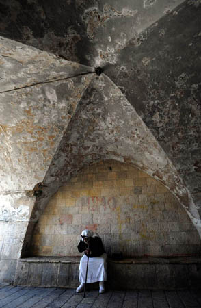 Jerusalem: An elderly Palestinian man in the Old City