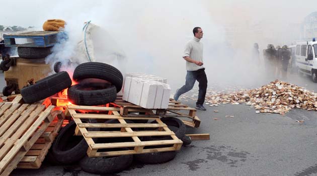 French Fisherman protesting against fue