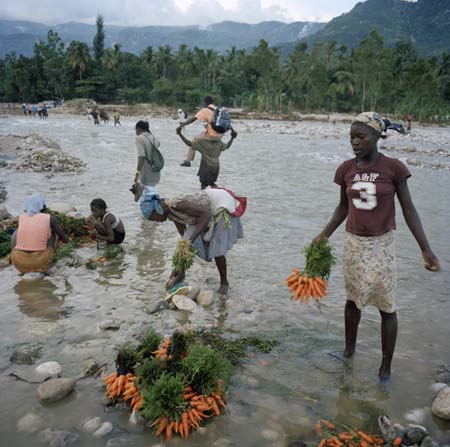 Photojournalist Gideon Mendel reports on floods aftermaths in Haiti 