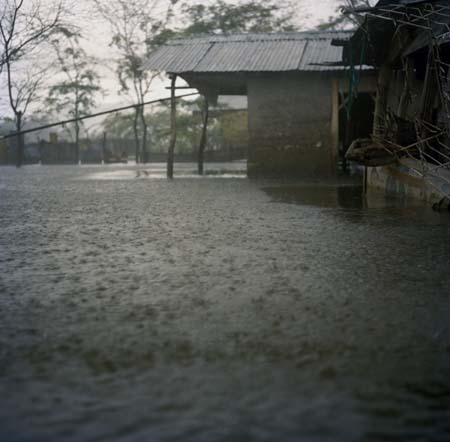 Photojournalist Gideon Mendel reports on floods aftermaths in Haiti 
