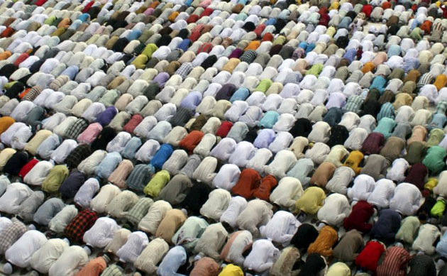 Ahmedabad, India: Muslims pray on the occasion of Eid al-Fitr