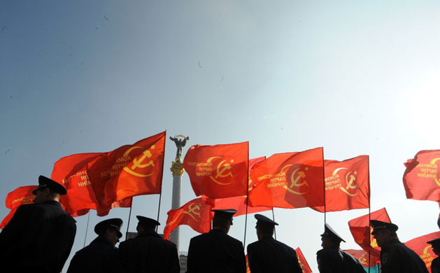 Kiev, Ukraine: Police stand around Independence Square to prevent a clash between protesting activists of the ultra-left wing Progressive Socialists party and marching Ukrainian nationalists