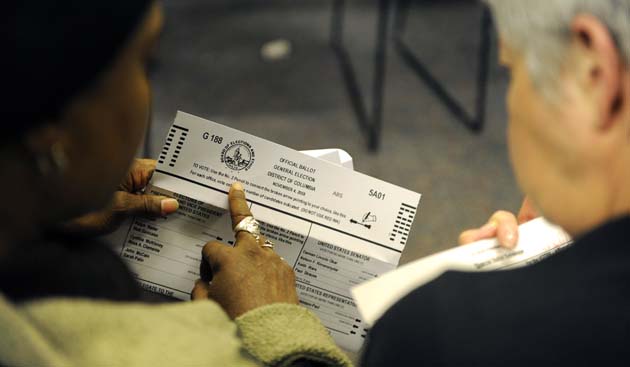 Early voter gets assistance