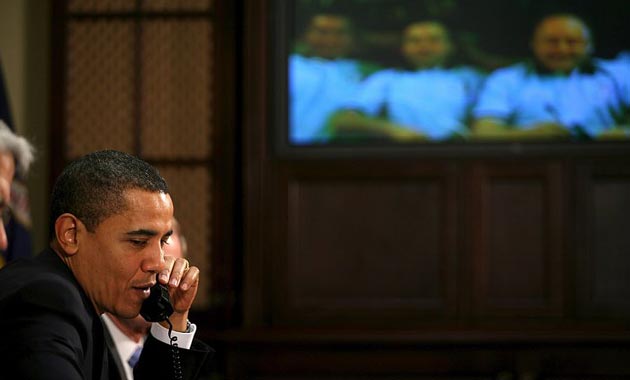 Barack Obama talks to astronauts aboard the space station