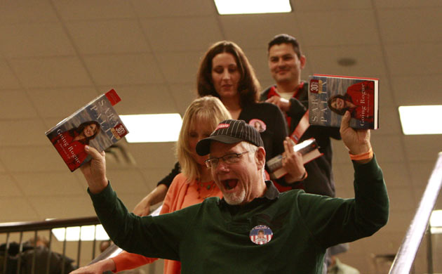Sarah Palin fans emerge victorious with their signed copies