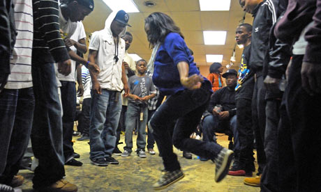 Footwork crews battling in Chicago