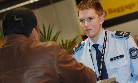 Female+airport+security+officer+gatwick