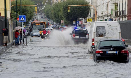 http://static.guim.co.uk/sys-images/Admin/BkFill/Default_image_group/2011/11/7/1320686941348/-Floods-in-Naples-007.jpg