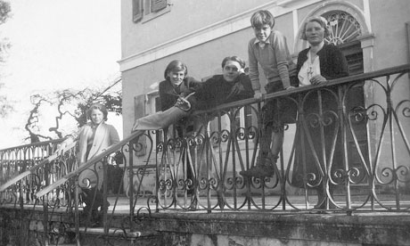 Nancy (second left) with the Durrell family in Corfu