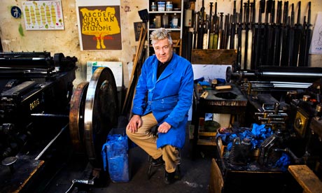 David Lynch in a printing studio in Paris. 