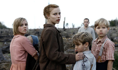 Saskia Rosendahl in Lore.