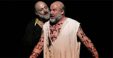 John Daszak and John Tomlinson, Moses und Aron, Bavarian State Opera, Munich