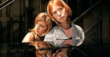 Kelly Reilly and Alicia Witt in Piano/Forte