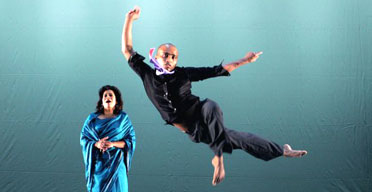  Saju Hari and Patricia Rozario in Faultline by Shobana Jeyasingh