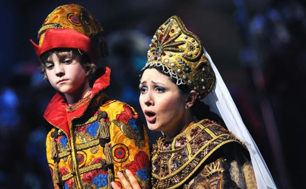 Misha Goodman and Victoria Yastrebova in the Mariinsky Theatre's The Tale of the Tsar Saltan