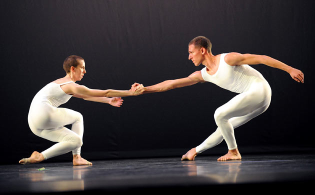 Daniel Madoff and Julie Cunnningham in Xover by Merce Cunningham