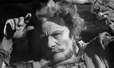 John Gielgud portraying title role in Shakespeare's King Lear
