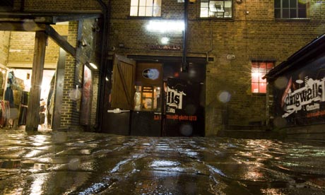 funny stop comedy club. Jongleurs comedy club at