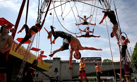 Final-year students from Circus Space rehearse in London
