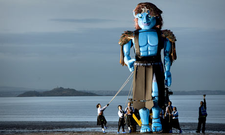 Pupet Lab's Big Man Walking in Edinburgh