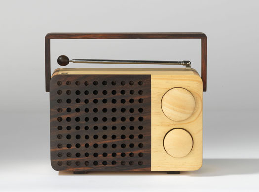 British Design Awards 09: Singgih S. Kartono, Magno Wooden Radio