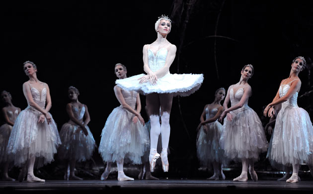 Marianela Nunez (Odette) in Swan Lake by The Royal Ballet in 2008