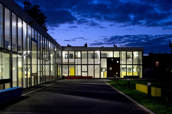 Spring Gardens: Homeless hostel Spring Gardens, Lewisham, by Peter Barber Architects
