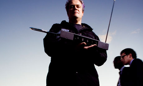 Nick Franglen and theremin on London Bridge