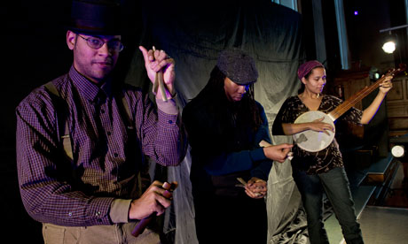 Carolina Chocolate Drops' Dom Flemons and Hubby Jenkins on bones and Rhiannon Giddens on banjo