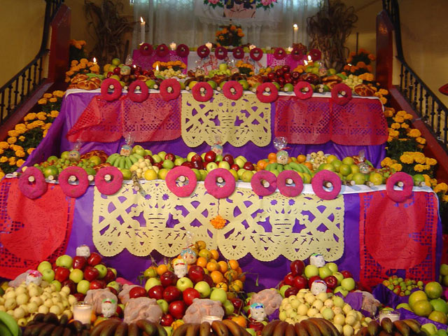 Hirst Mexican Death: traditional altar