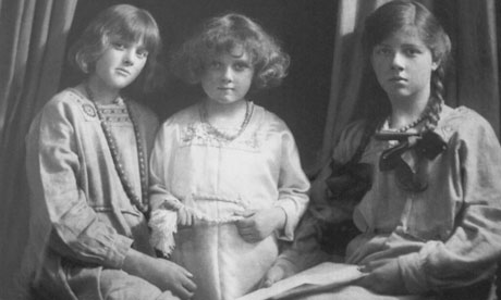 From left: Daphne, Jeanne and Angela du Maurier in 1917