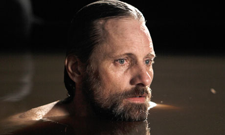 Viggo Mortensen in Everybody Has a Plan