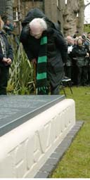 Michael Foot at Hazlitt's grave