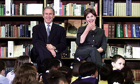 George and Laura Bush meet children from Morningside Primary School at the British Library in 2001