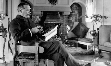 Sir Arthur Conan Doyle smoking a pipe