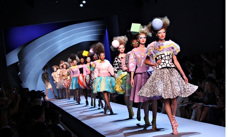 Christian Dior: Runway